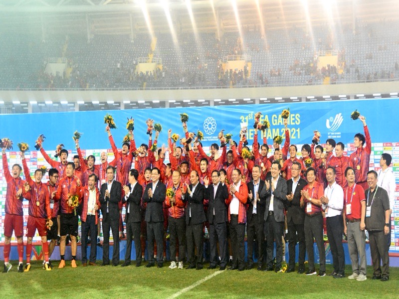 Chủ tịch nước Nguyễn Xuân Phúc đánh giá cao công tác huấn luyện và thành tích VĐV tại SEA Games 31